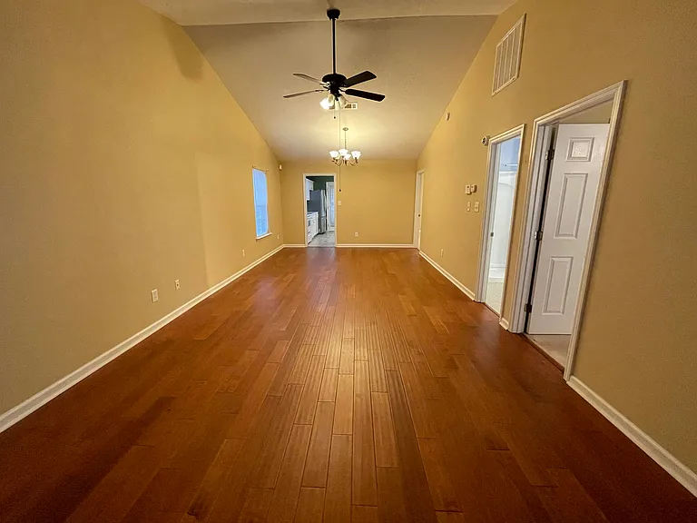 121 Brandimere Dr — Photo 2