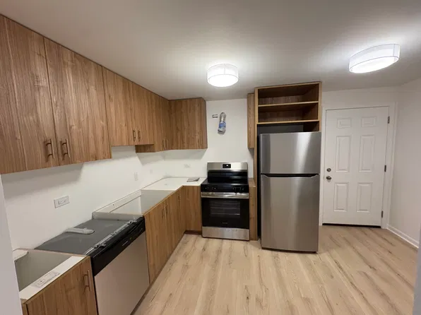 4 Peale St #3, Joliet, IL 60433