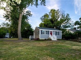 192 Simmonsville Ave, Johnston, RI 02919