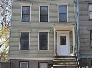 200 1st St #1, Albany, NY 12210