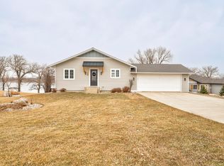104 W Bay Rd, Lake Park, IA 51347
