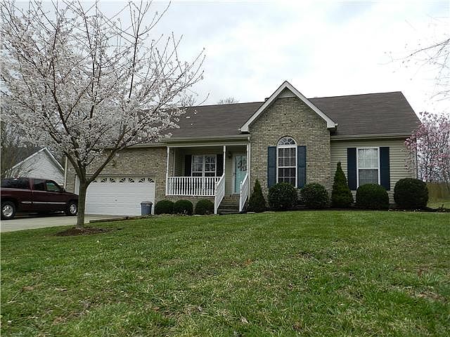 1st image of 119 E Braxton Ln