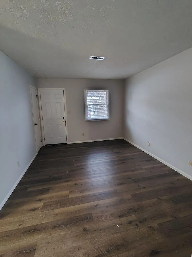 Building Photo - 1238 Green Valley Dr