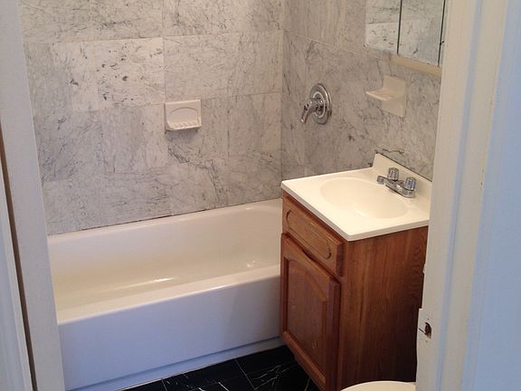 5th image of 300 E 96th St APT 6E