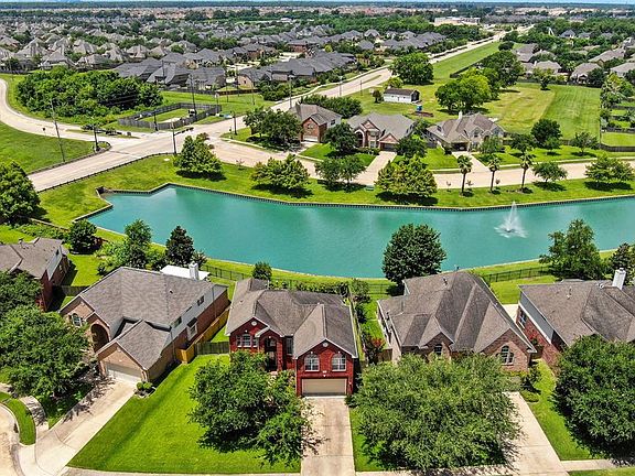 3rd image of 6922 Sable River Dr
