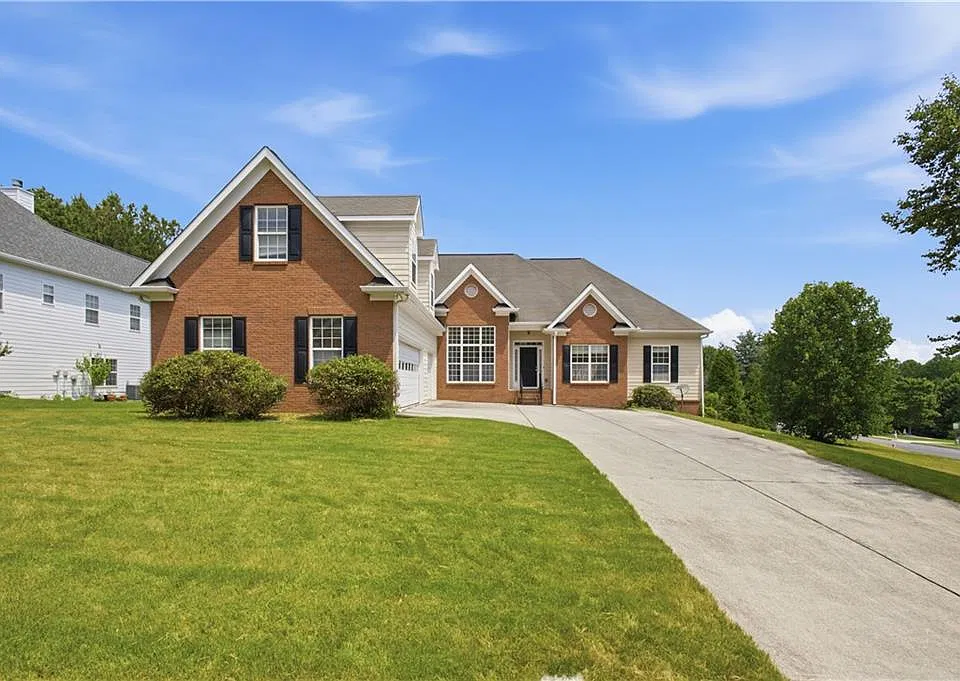 642 Aya Cir