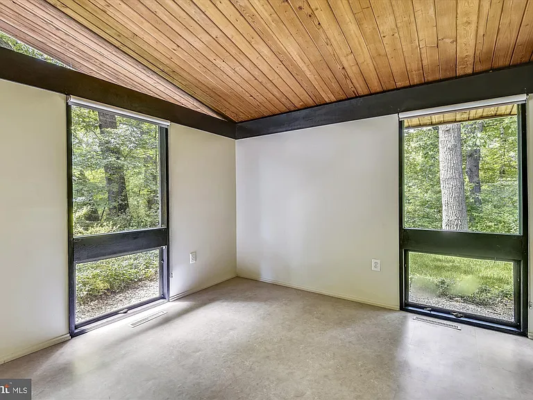 400 W Windsor Ave — Photo 34