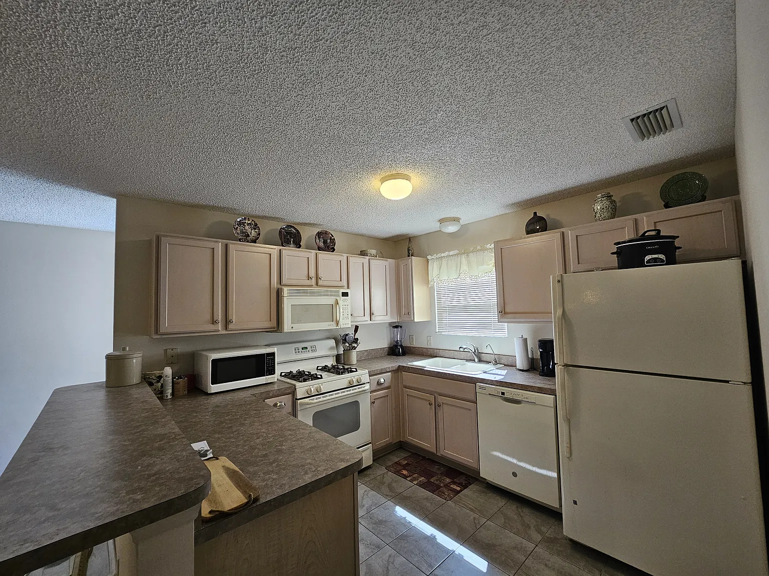 945 Candler Place - 1 — Photo 4