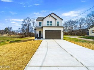 3120 Alice Bell Rd, Knoxville, TN 37917