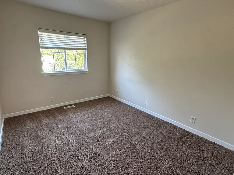 5930 N Bogart Ln — Photo 17