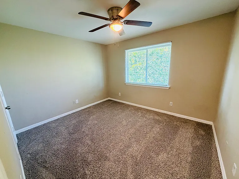 5904 Blackmon Ct — Photo 12