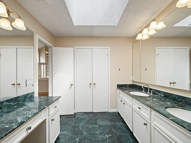 130 Sugarberry Cir — Photo 23