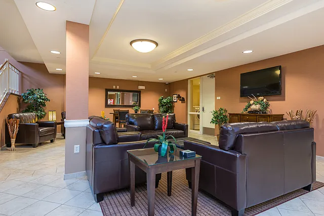 Parkwood Pointe Apartments — Photo 30
