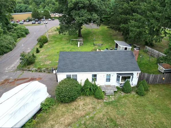 393 Main St, Rowley, MA 01969