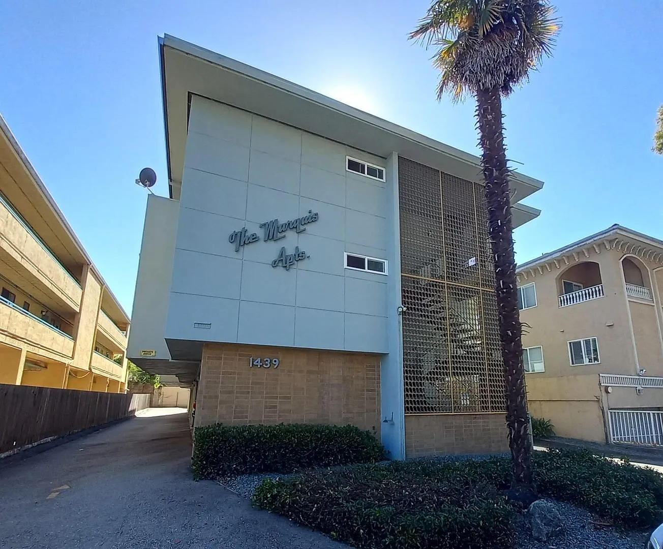 1439 El Camino Real — Photo 2
