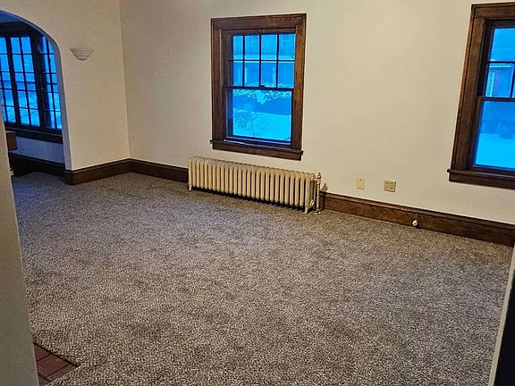 3rd image of 902 Liberty St #1