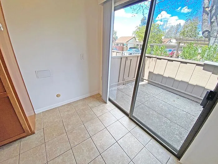 6032 Montgomery Cor — Photo 8