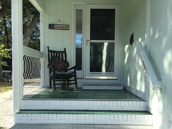 2nd image of 501 W Oak Island Dr
