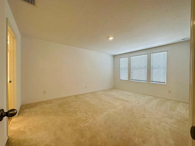 785 Benoi Dr — Photo 14
