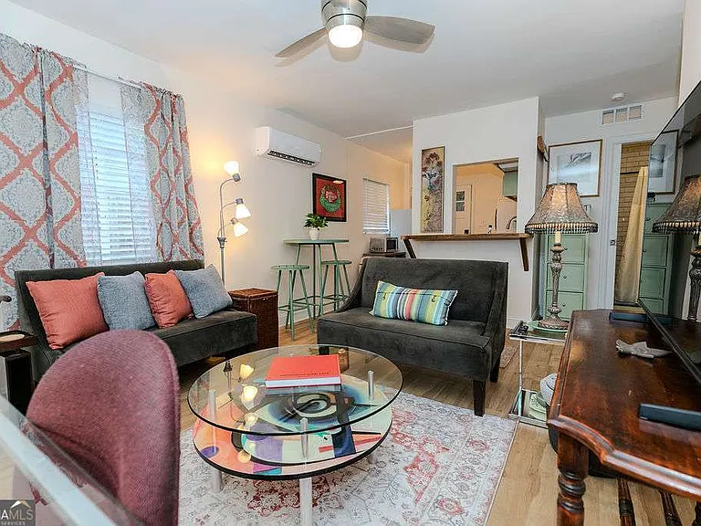 150 South Ave SE #1 — Photo 3