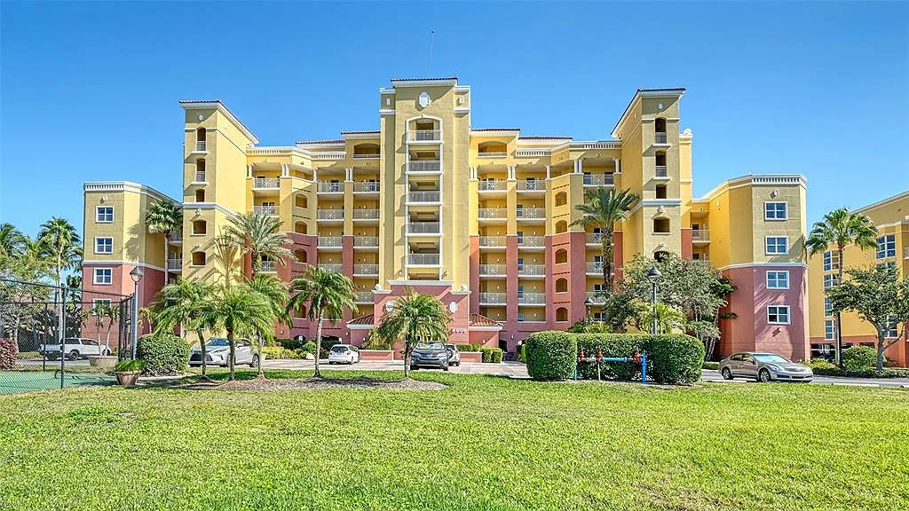 2 bed, 2.0 bath, 1758 sqft, $5,500 — Photo 1