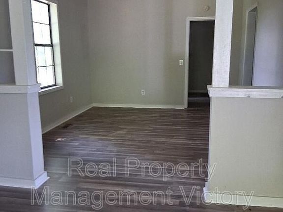 4th image of 1116 Potter Ave