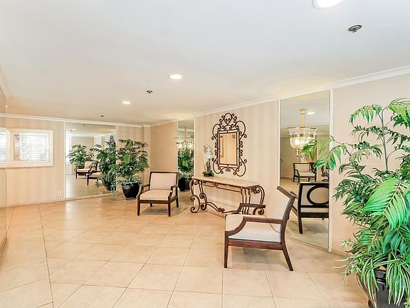 Front Entry- Beautiful Front Entry Foyer