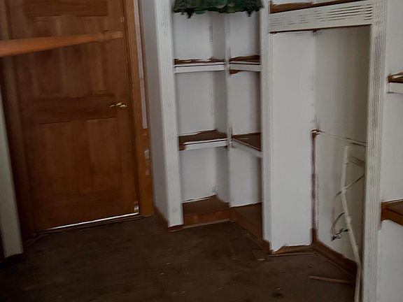 5th image of 1140 Hampton St