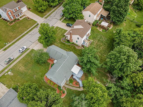 3rd image of 15 Stonegate Dr