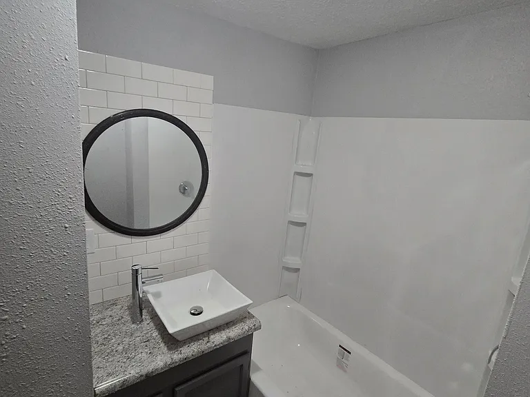 424 E Cook St #2 — Photo 4