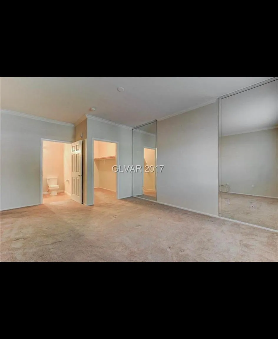10500 Pine Pointe Ave — Photo 3