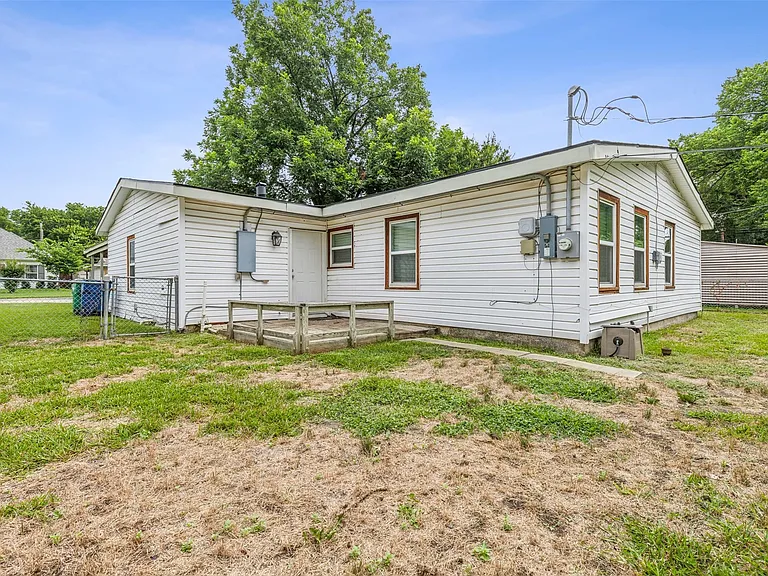 5805 Tracyne Dr — Photo 21