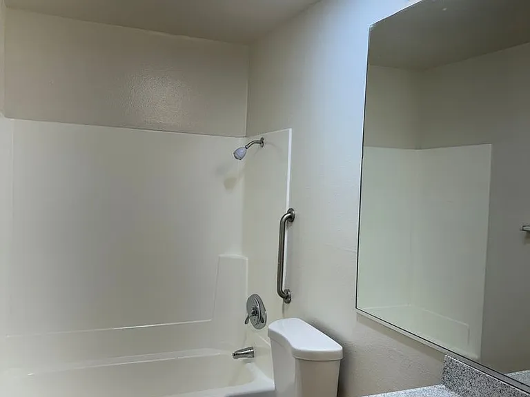Canyon Club Apartments — Photo 38