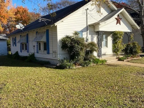 101 E 15th St, Bonham, TX 75418