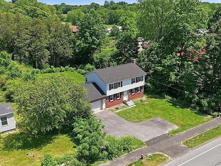 1107 N Pleasant St — Photo 32