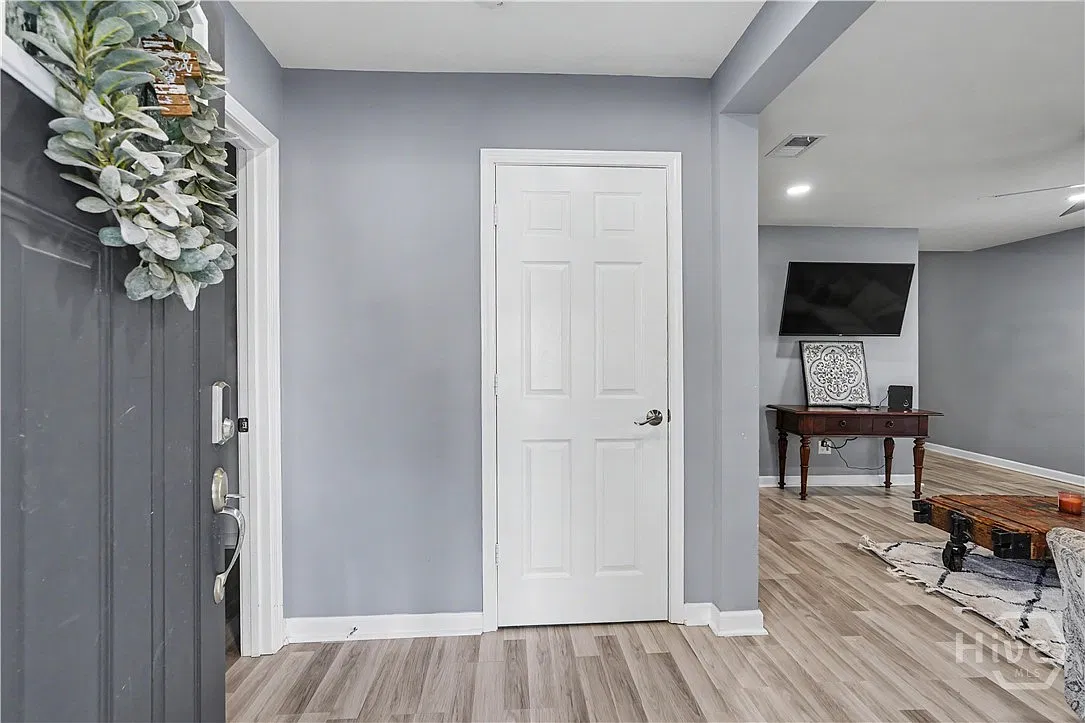 3 bed, 3.5 bath, 1776 sqft, $3,500 — Photo 4