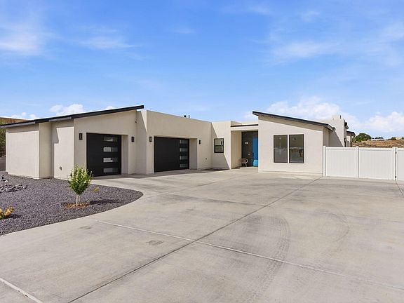 2nd image of 2541 Chessman Dr NE
