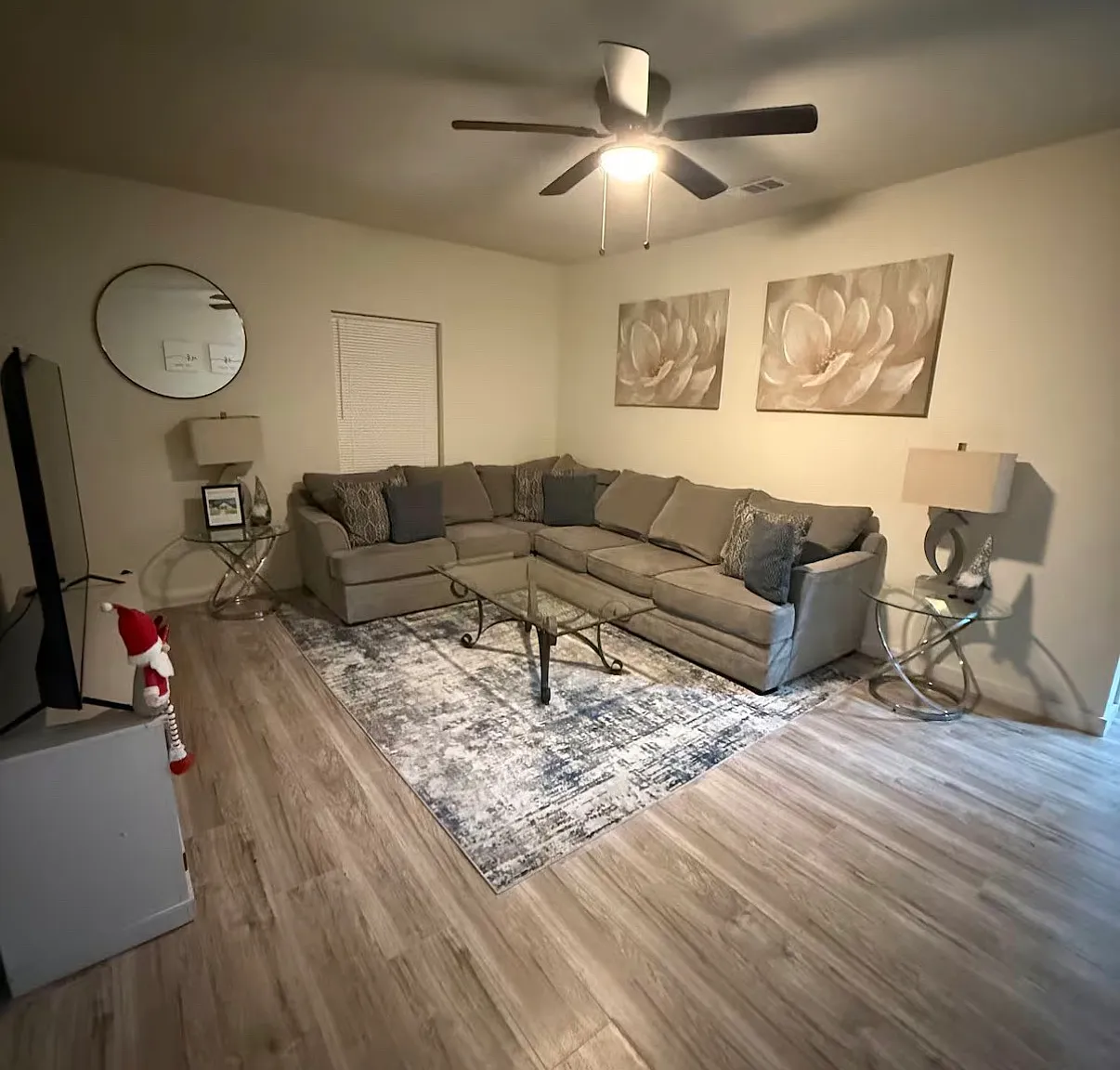 3 bed, 1278 sqft, $2,300 — Photo 2