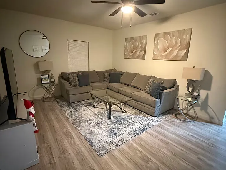 4613 Virginia Ln — Photo 2