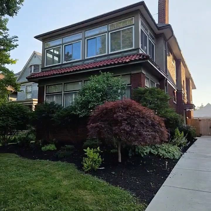 1st image of 622 Richmond Ave