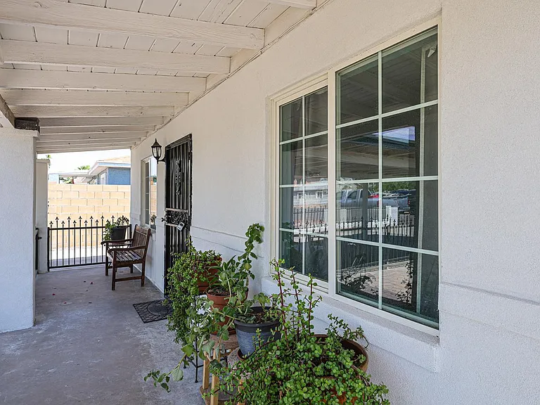2217 E Harvard St — Photo 4