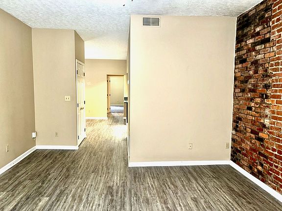 5th image of 807-809 E Maple St #807-A