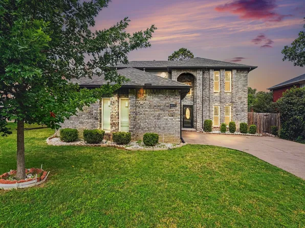 4332 Greenwood Ln, Grapevine, TX 76051