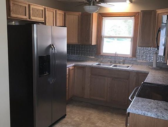 4th image of 840 Morison Ave