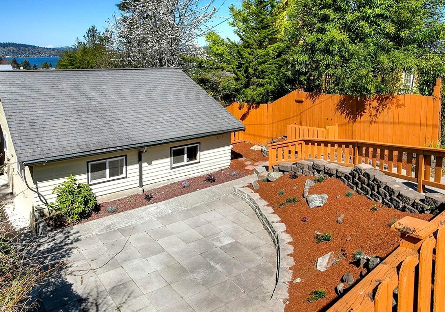 Beautiful 2-bedroom view property in Bryn Mawr ! — Photo 1
