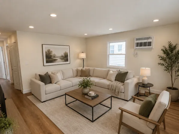 (undisclosed Address), East Rockaway, NY 11518
