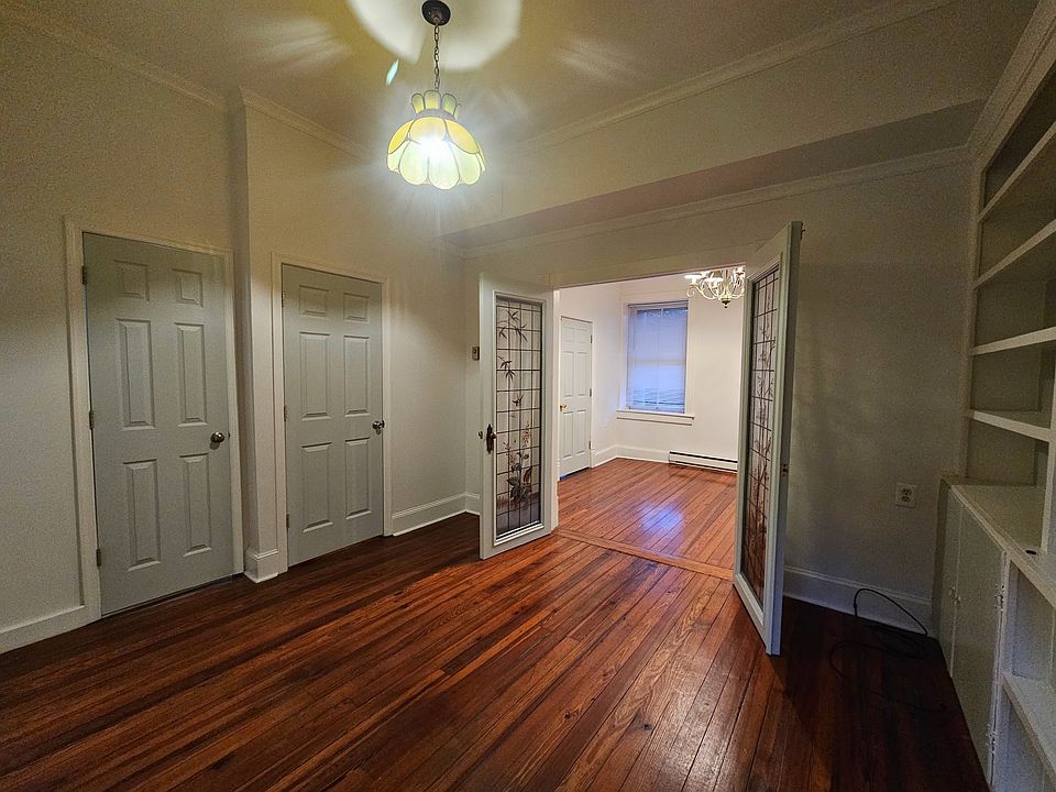 1st image of 102 S King St Unit 2