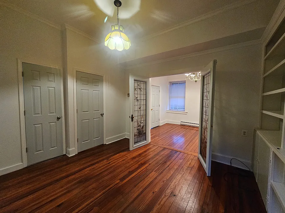 102 S King St #2