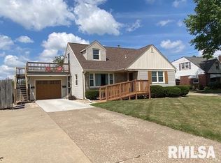 2245 35th Street Ct, Moline, IL 61265