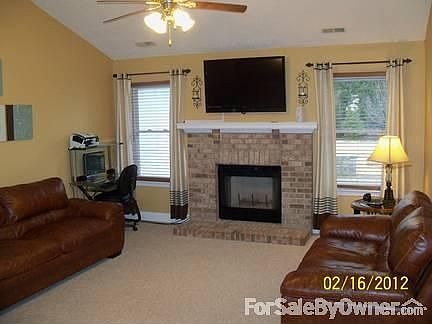 4th image of 612 Woodcott Dr